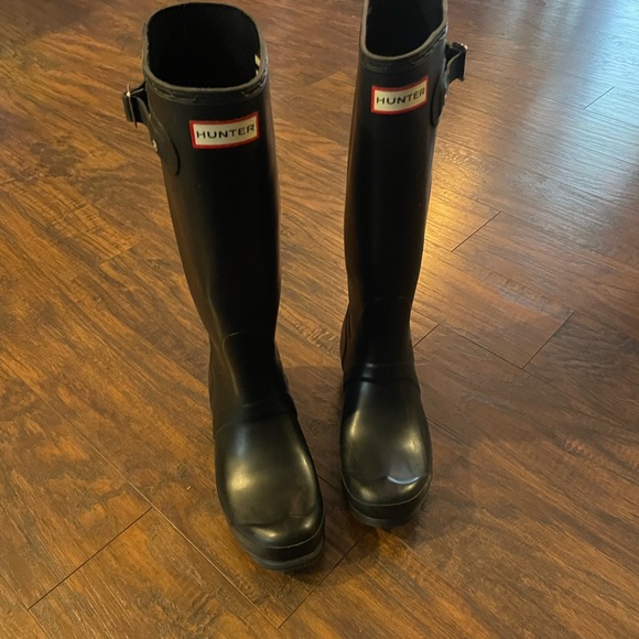Hunter rain boots. - Picture 3 of 6